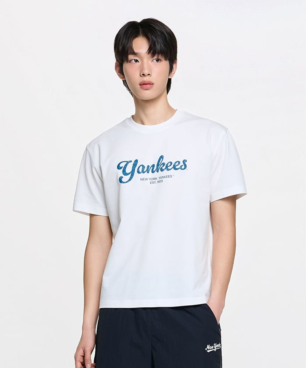 엠엘비(MLB) 빈티지 스포티브 컬시브 레터 반팔 티셔츠 NY (Ivory)