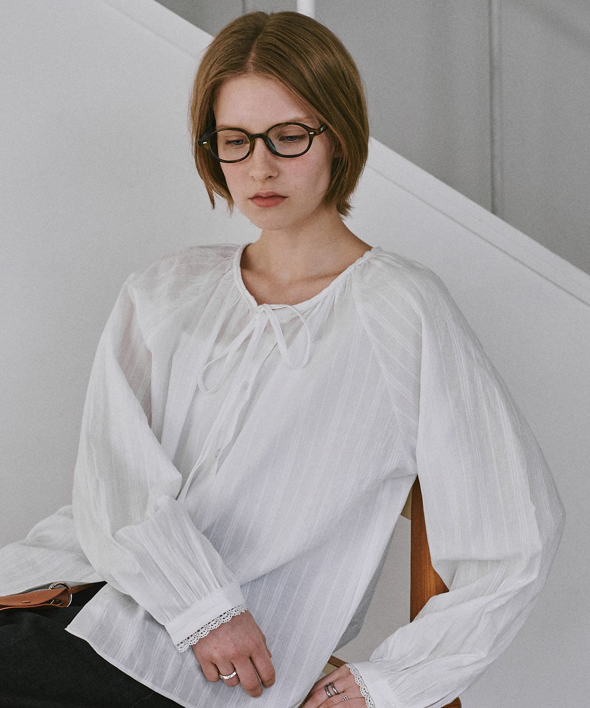 로브로브(LOVLOV) SOFT VOLUME BLOUSE