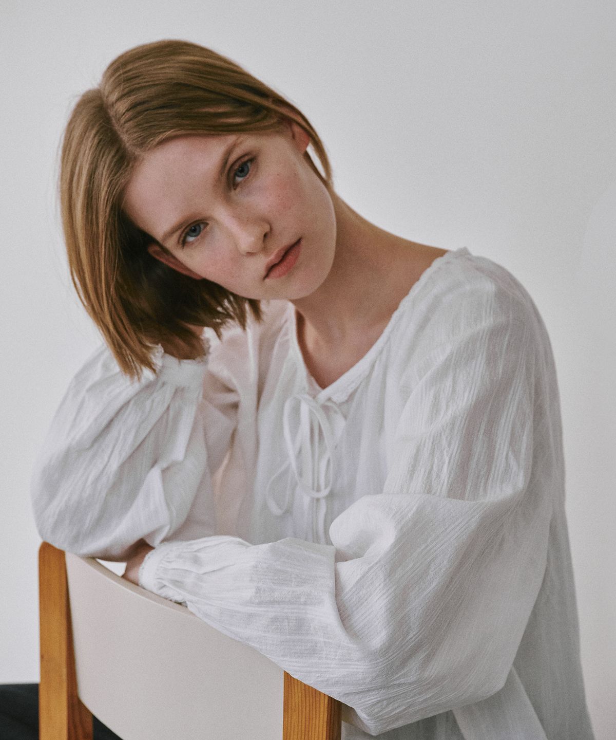 로브로브(LOVLOV) SOFT VOLUME BLOUSE