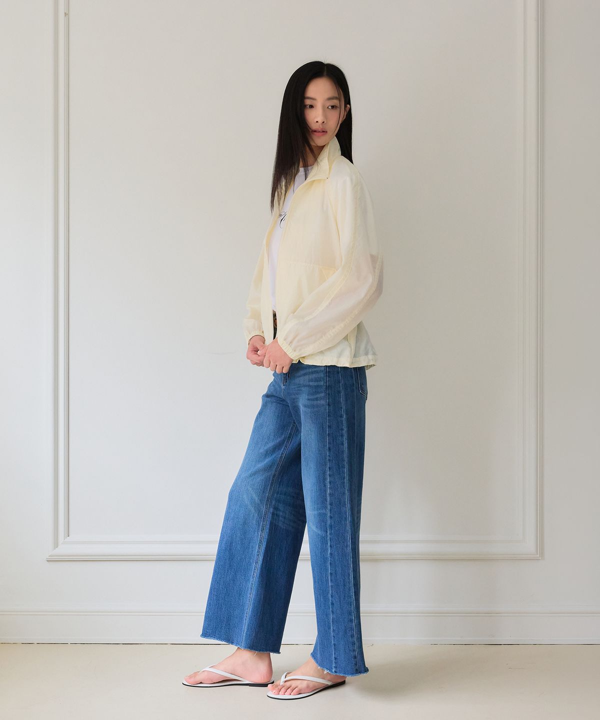더엘로(THEELO) 사이드 패널 디테일 데님 (Deep Denim)