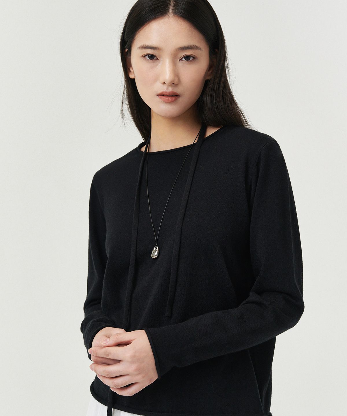 로브로브(LOVLOV) SOFT TIE NECK KNIT