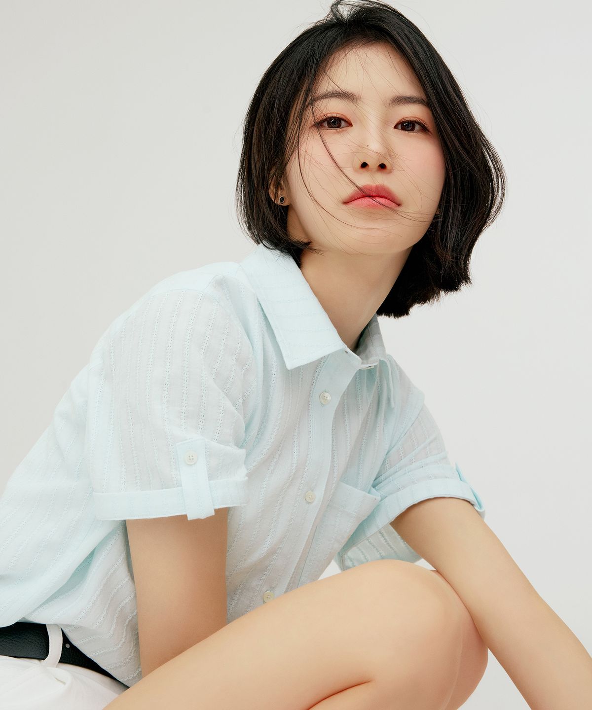 세터(SATUR) (W) 롤업 하프 셔츠 스카이 블루