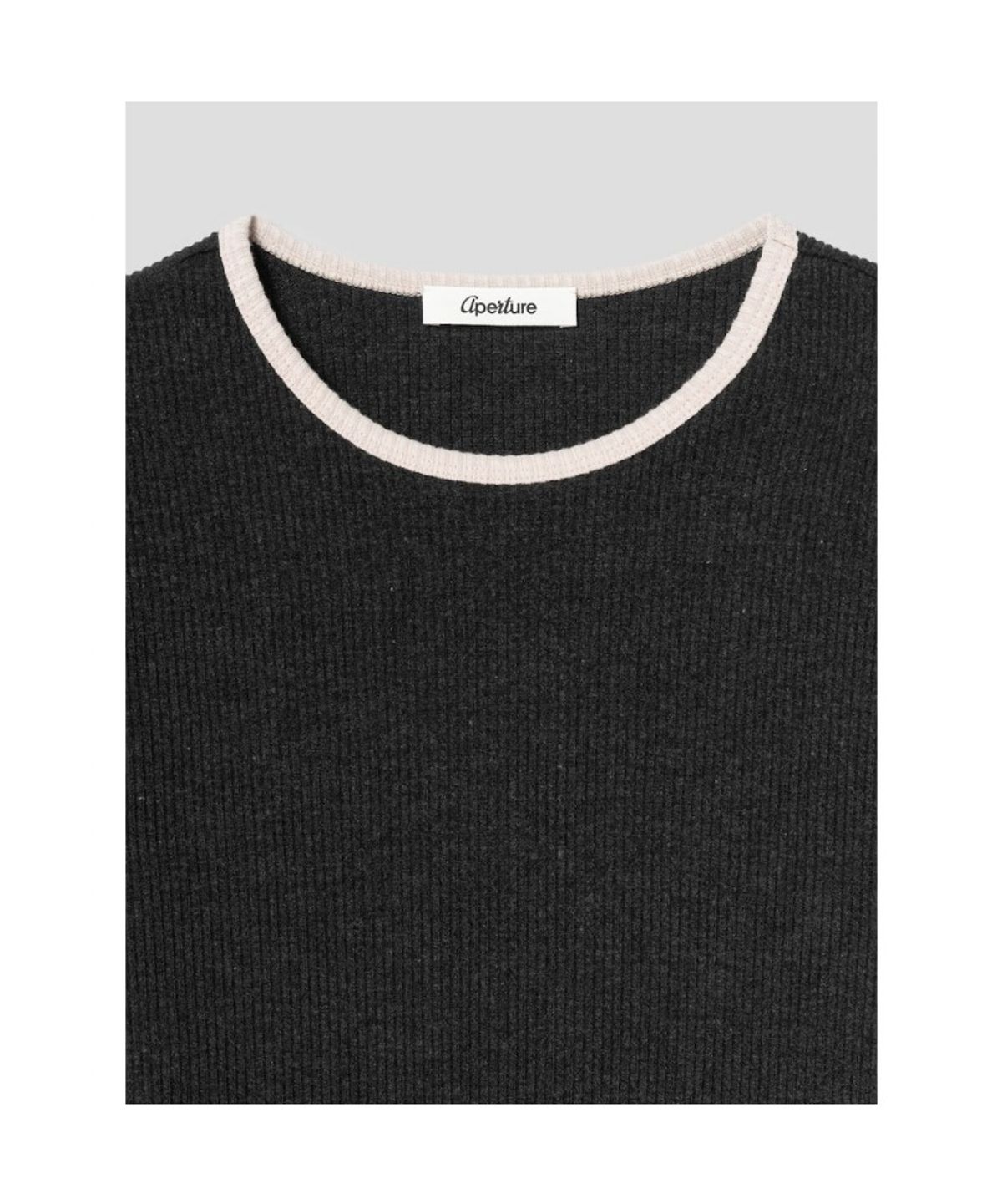 디애퍼처(THE APERTURE) Ardea TShirt  Black (TA5742A055)