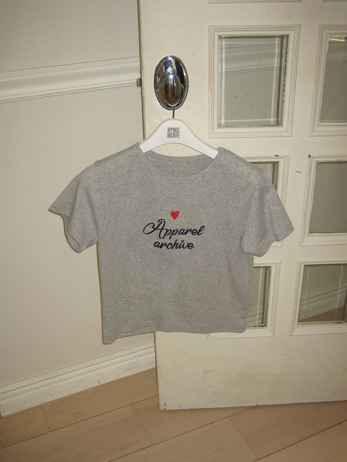 어패럴아카이브(APPAREL ARCHIVE) Sophi heart logo tee - Gray