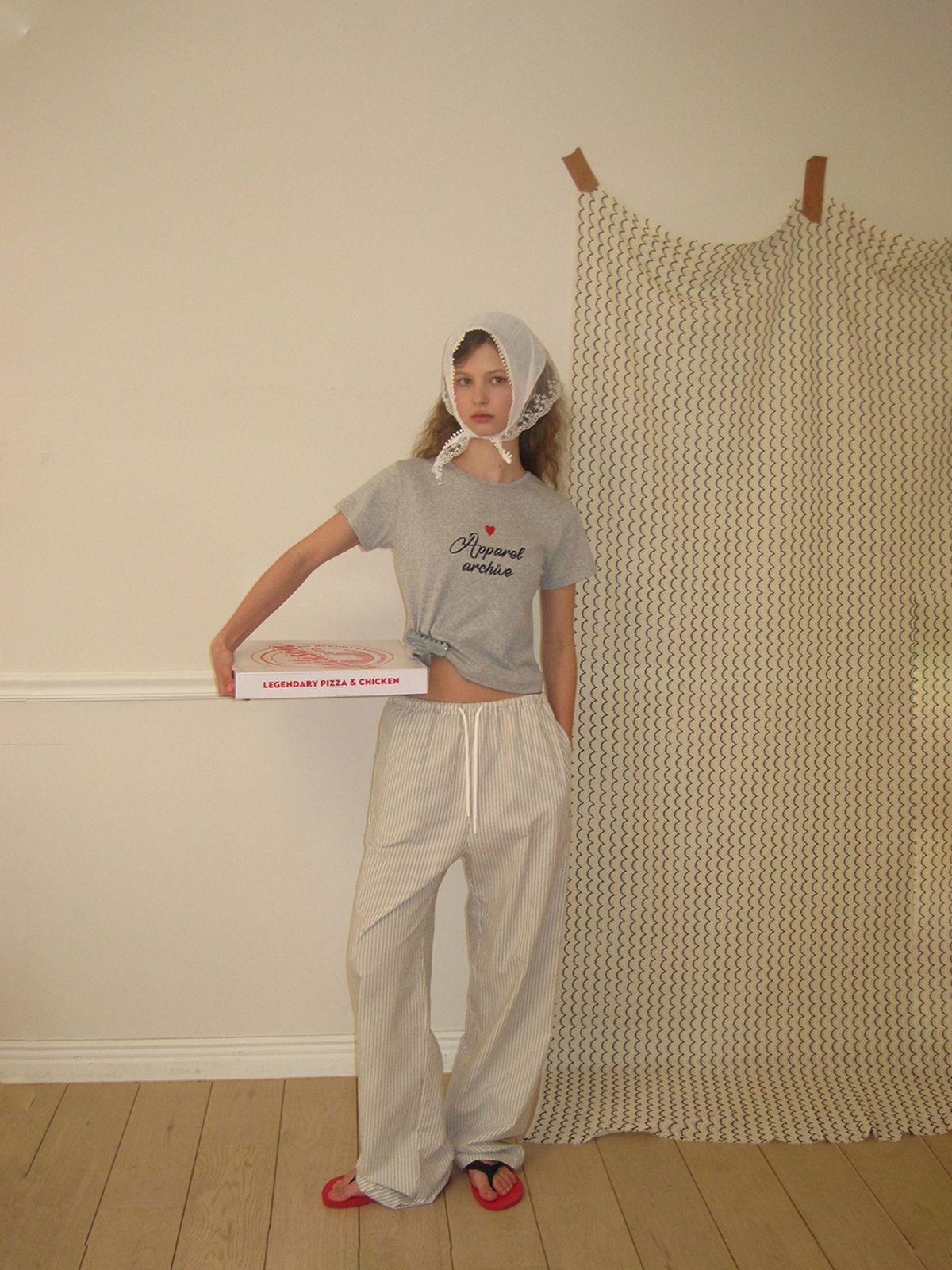 어패럴아카이브(APPAREL ARCHIVE) Sophi heart logo tee - Gray