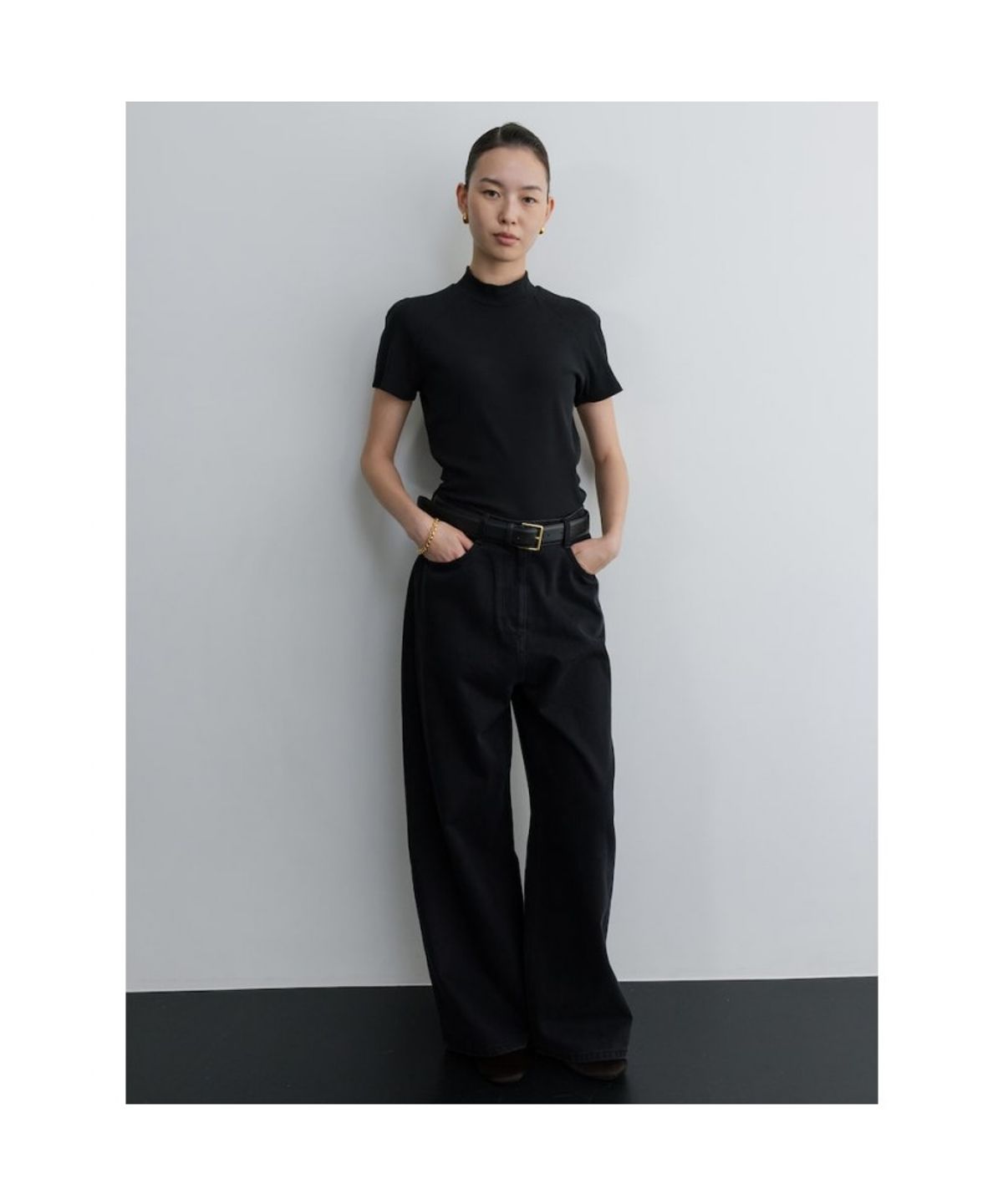 디애퍼처(THE APERTURE) Pavia Top  Black (TA5742A085)