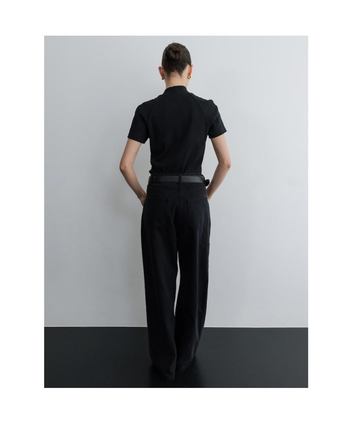 디애퍼처(THE APERTURE) Pavia Top  Black (TA5742A085)