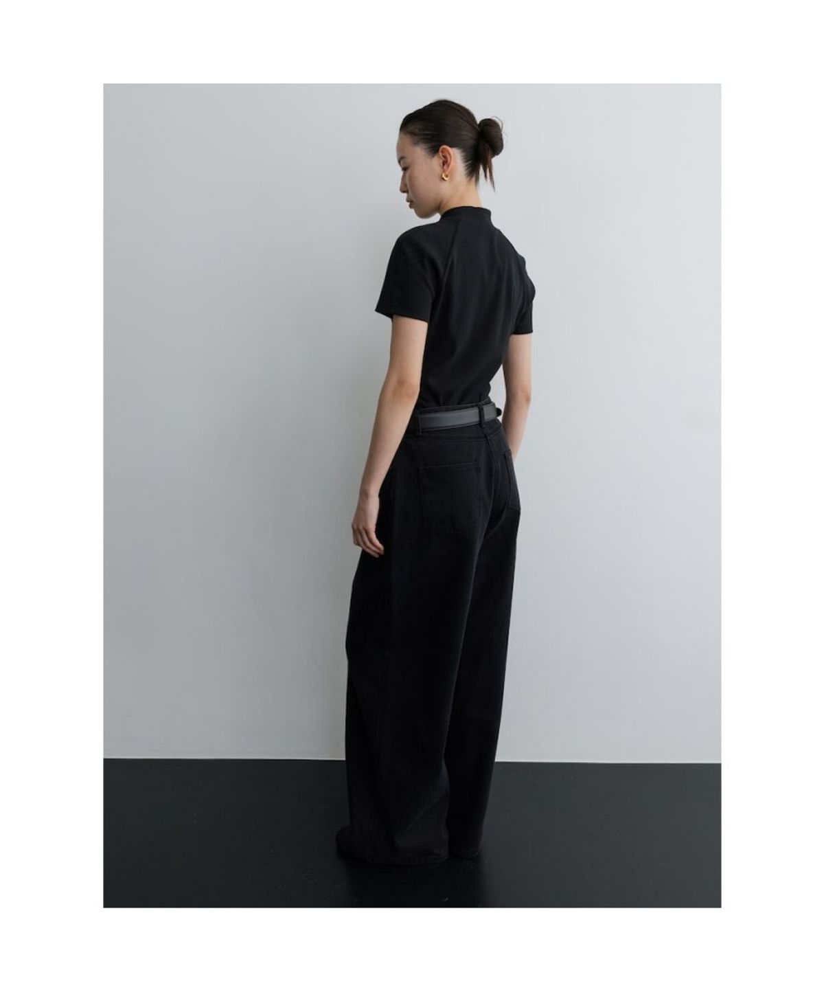 디애퍼처(THE APERTURE) Pavia Top  Black (TA5742A085)