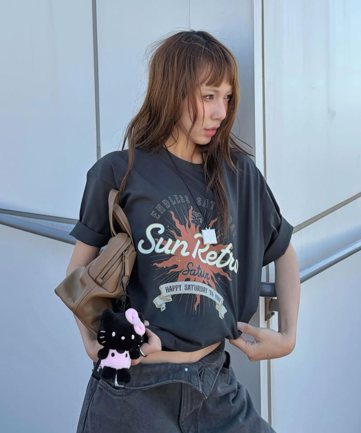 세터(SATUR) 뉴 썬 레트로 그래픽 반팔 티셔츠 차콜