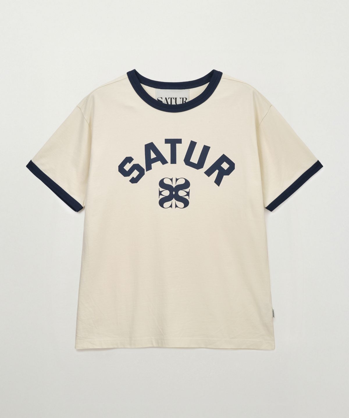세터(SATUR) 아치 로고 링거 반팔 티셔츠 크림