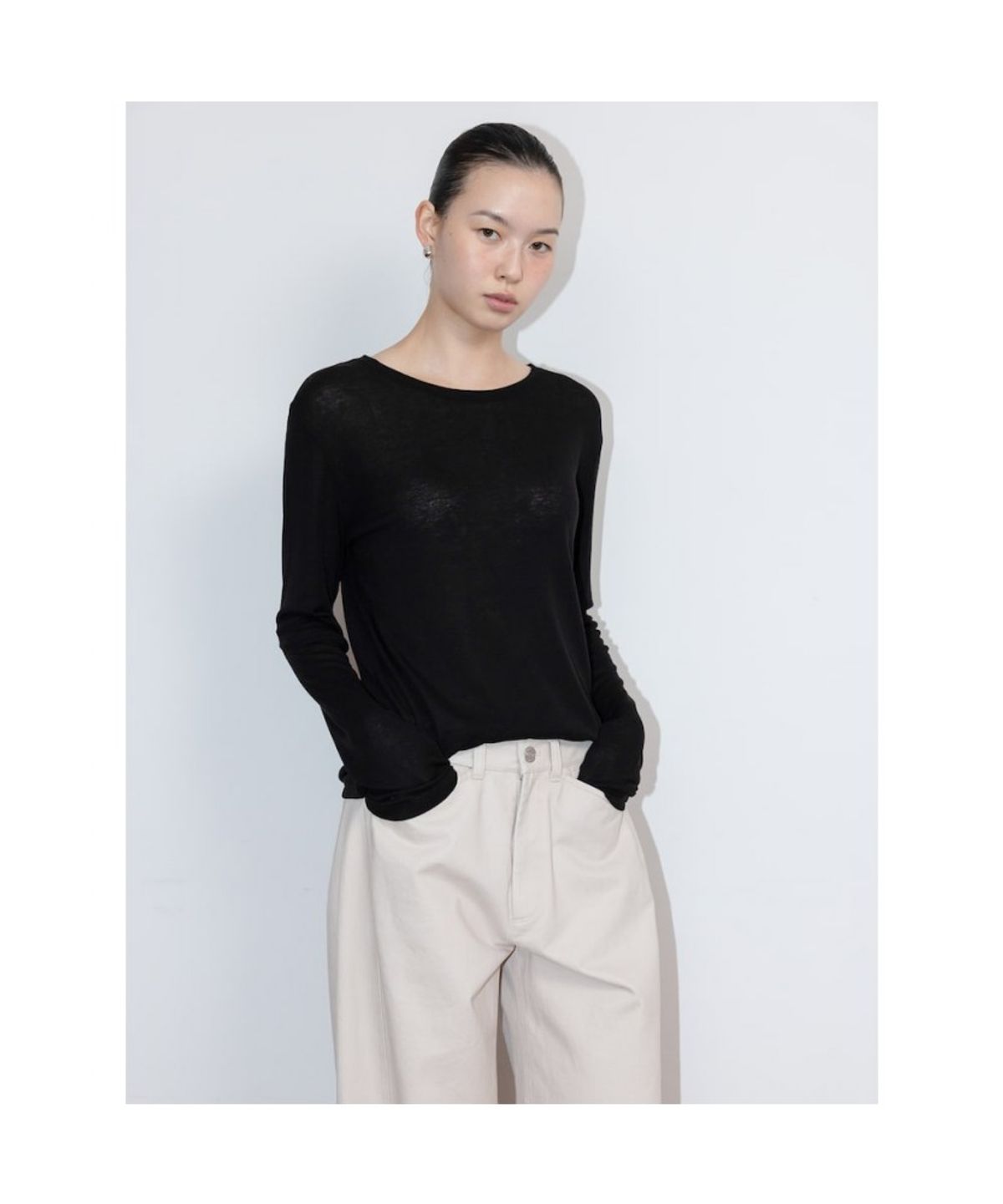 디애퍼처(THE APERTURE) Basic Long Sleeve Top  Black (TA6241A055)