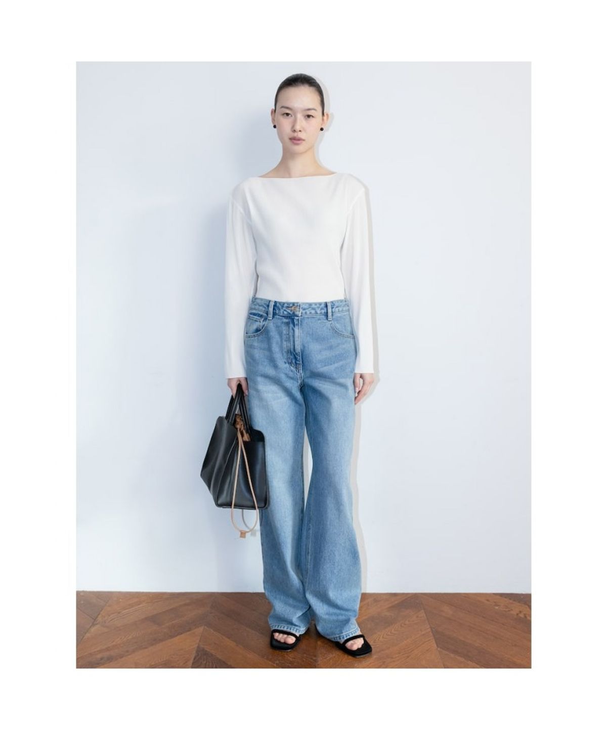 디애퍼처(THE APERTURE) Teana Pleated Top  Ivory (TA6241A020)