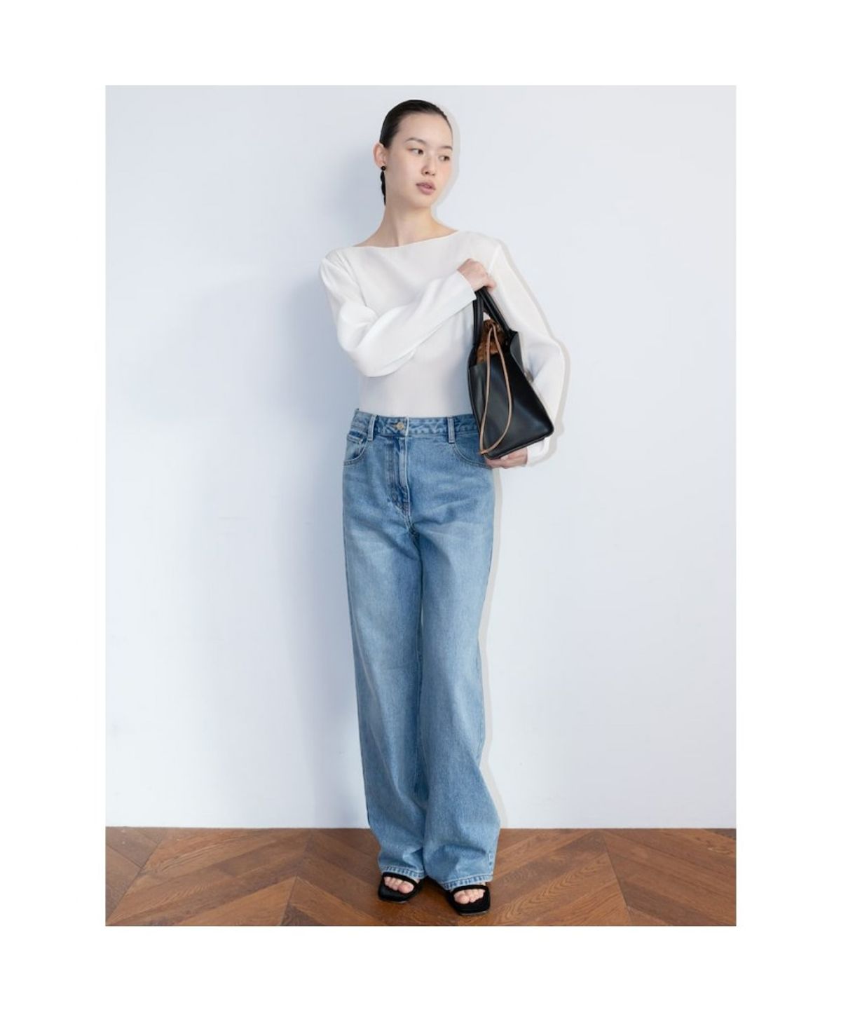 디애퍼처(THE APERTURE) Teana Pleated Top  Ivory (TA6241A020)