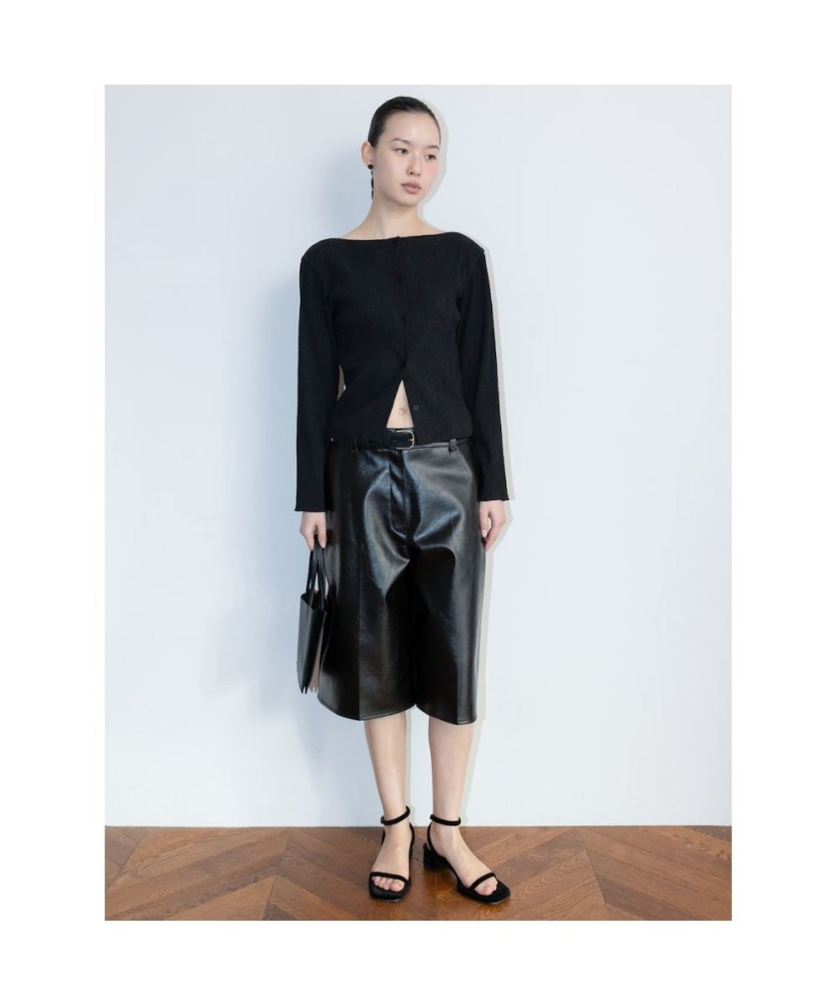 디애퍼처(THE APERTURE) Teana Pleated Cardigan  Black (TA6241A035)