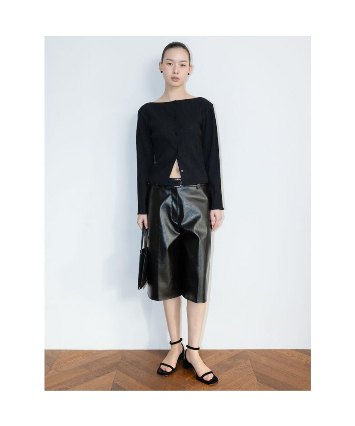 디애퍼처(THE APERTURE) Teana Pleated Cardigan  Black (TA6241A035)
