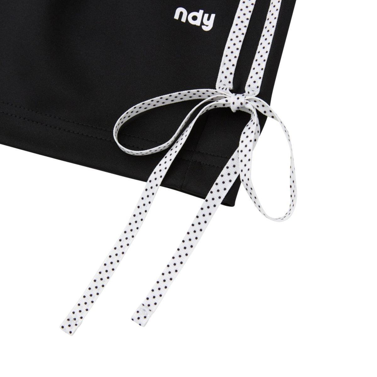 엔디와이(NDY) 도트 리본 트랙 쇼츠 블랙