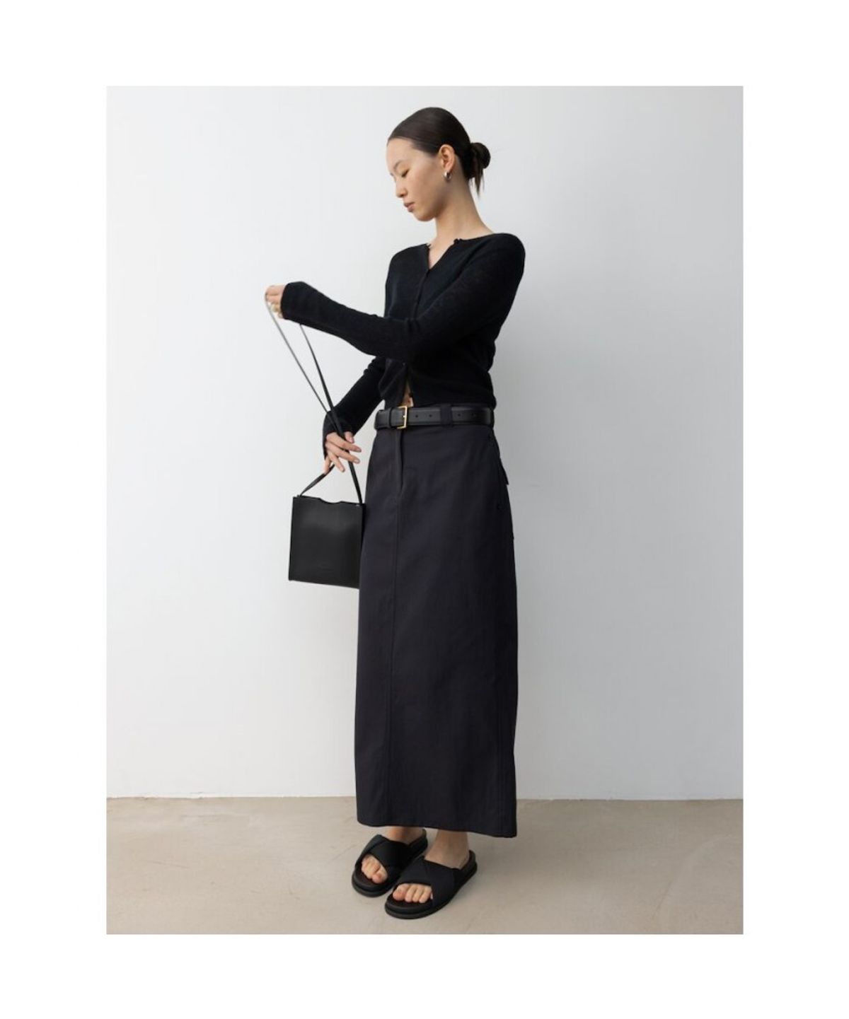 디애퍼처(THE APERTURE) Sheer Cardigan  Black (TA575AA025)