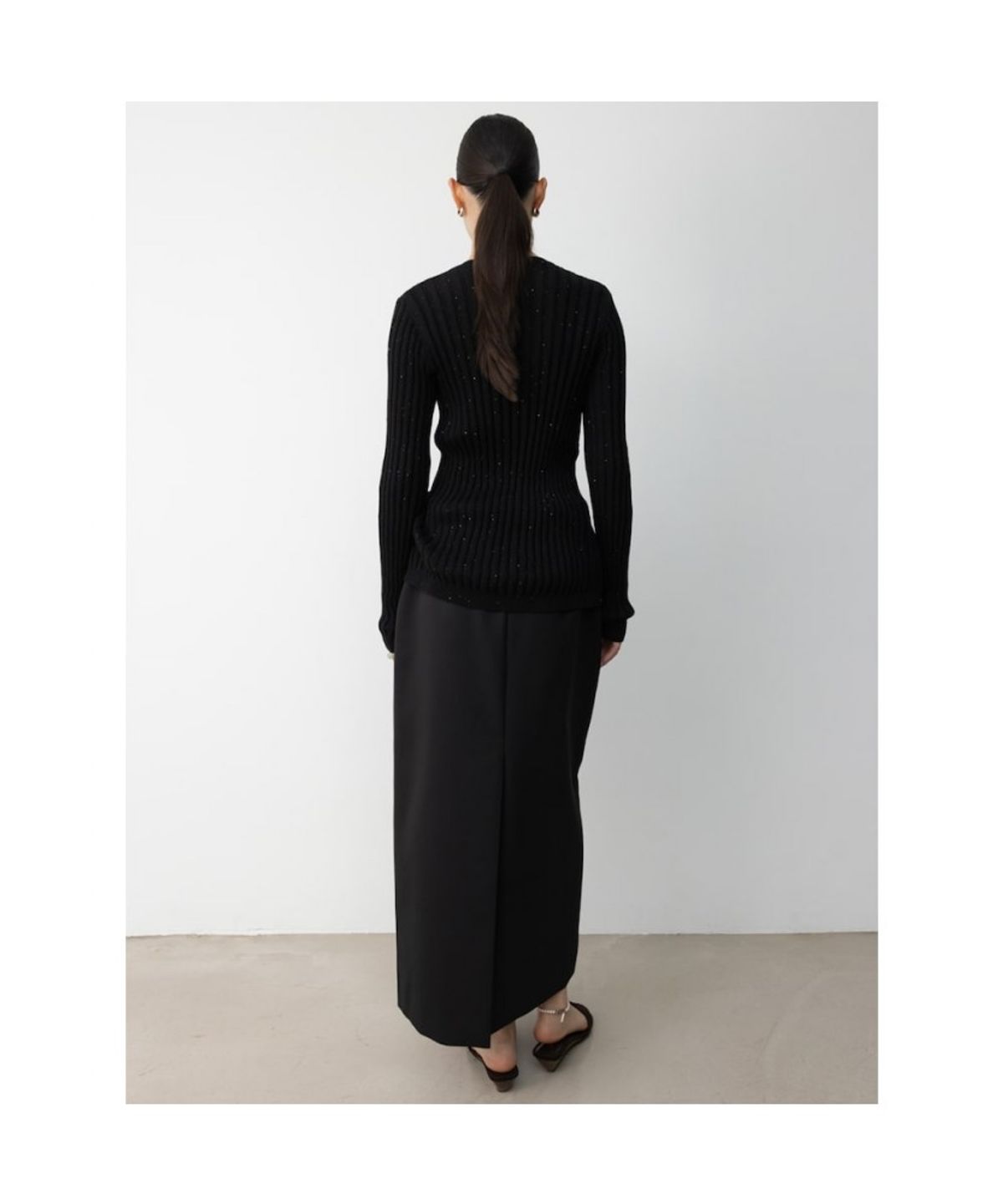 디애퍼처(THE APERTURE) Twinkle Cardigan  Black (TA575AA115)