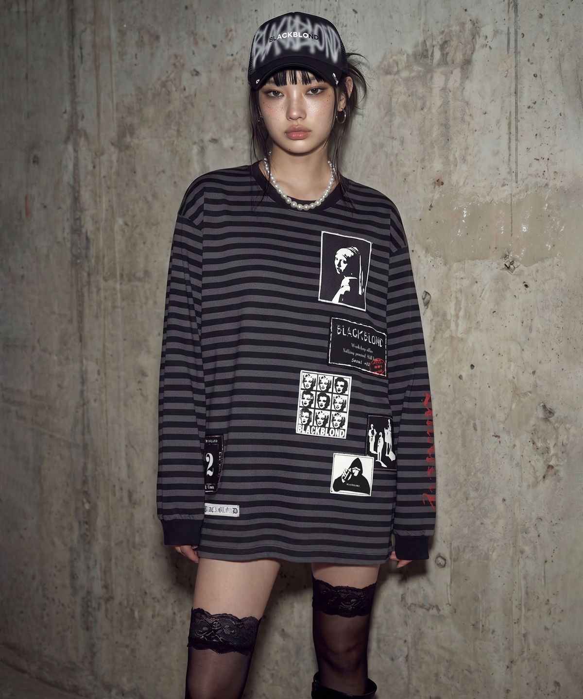 블랙블론드(BLACKBLOND) 비비디 엔자이어티 멀티패치 스트라이프 긴팔티 (블랙&차콜)