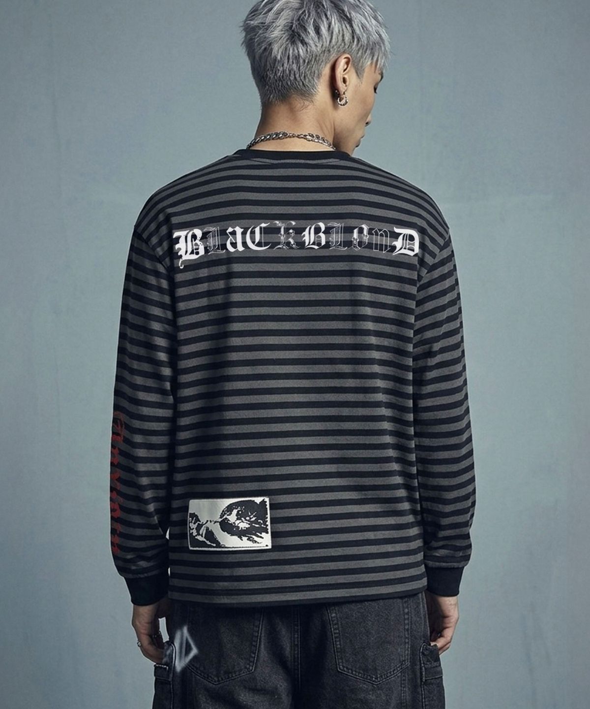 블랙블론드(BLACKBLOND) 비비디 엔자이어티 멀티패치 스트라이프 긴팔티 (블랙&차콜)