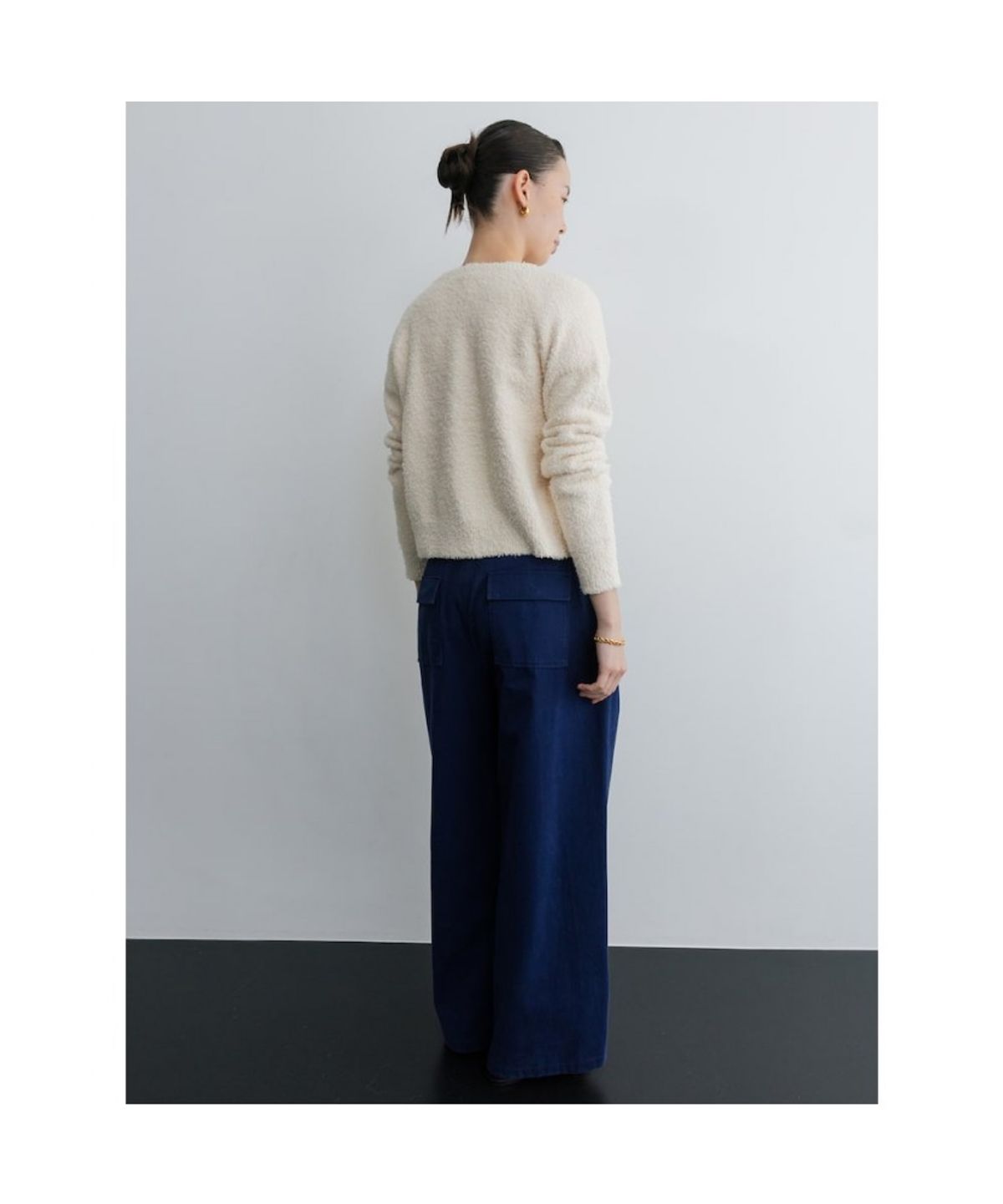 디애퍼처(THE APERTURE) Disco Knit Cardigan  Ivory (TA575AA060)