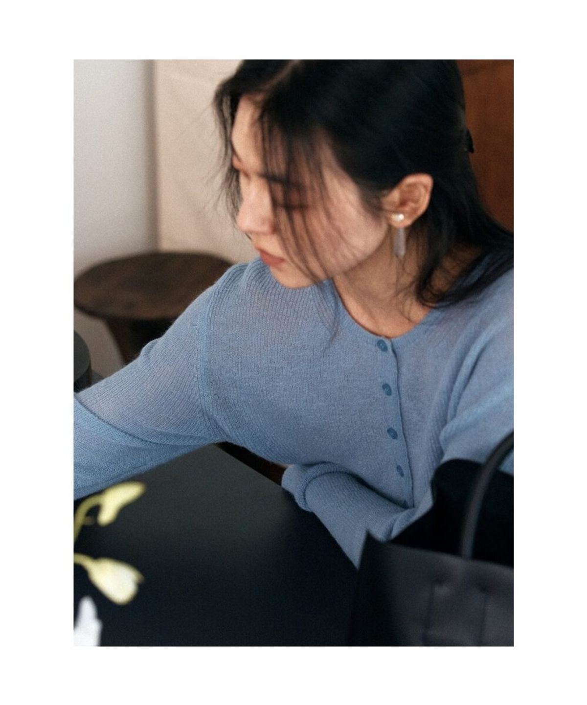 디애퍼처(THE APERTURE) Sheer Loose Cardigan  Sky Blue (TA625AA01Q)