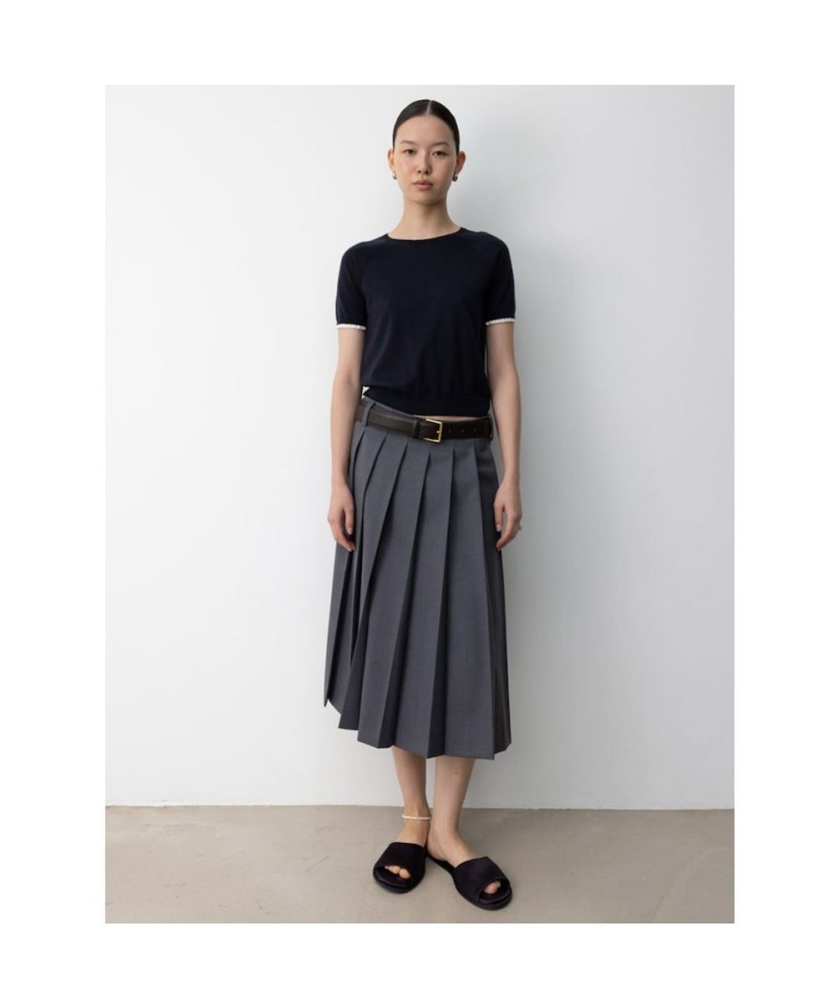 디애퍼처(THE APERTURE) Paola Knit Top  Navy (TA5751A06R)