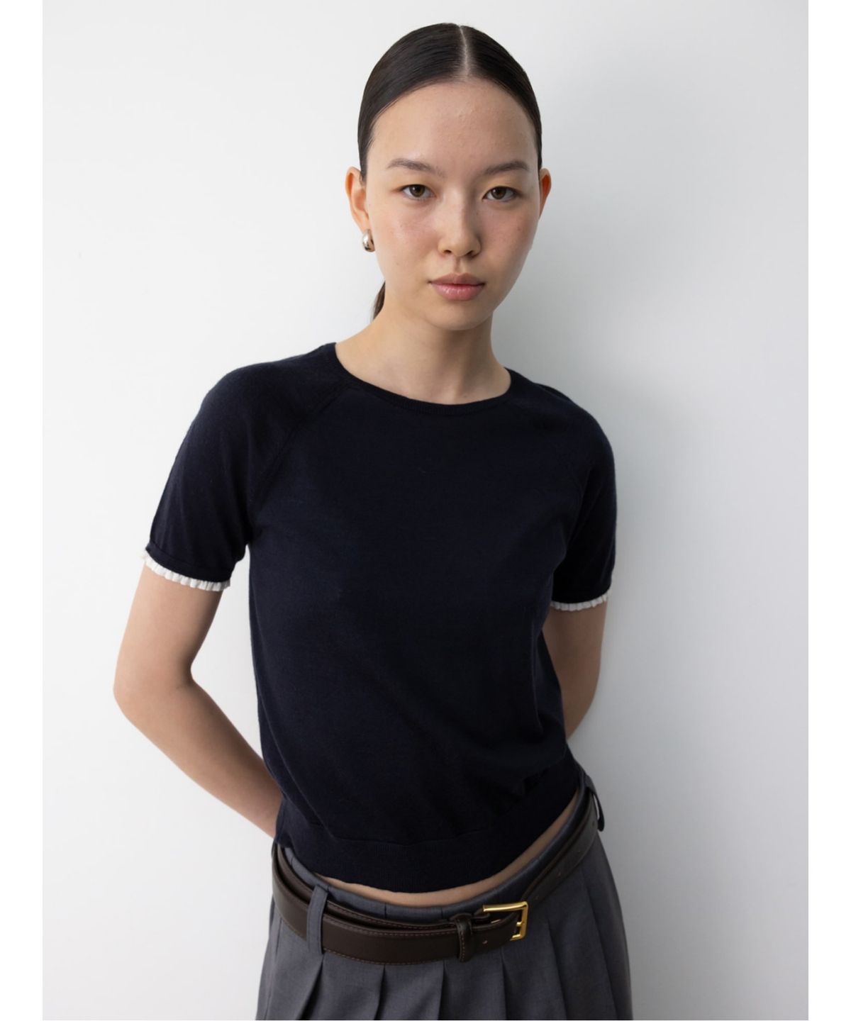 디애퍼처(THE APERTURE) Paola Knit Top  Navy (TA5751A06R)