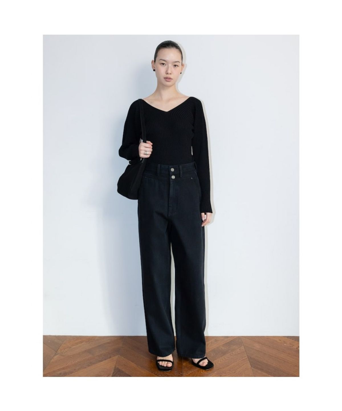 디애퍼처(THE APERTURE) Spring Delia Knit Top  Black (TA6251A075)