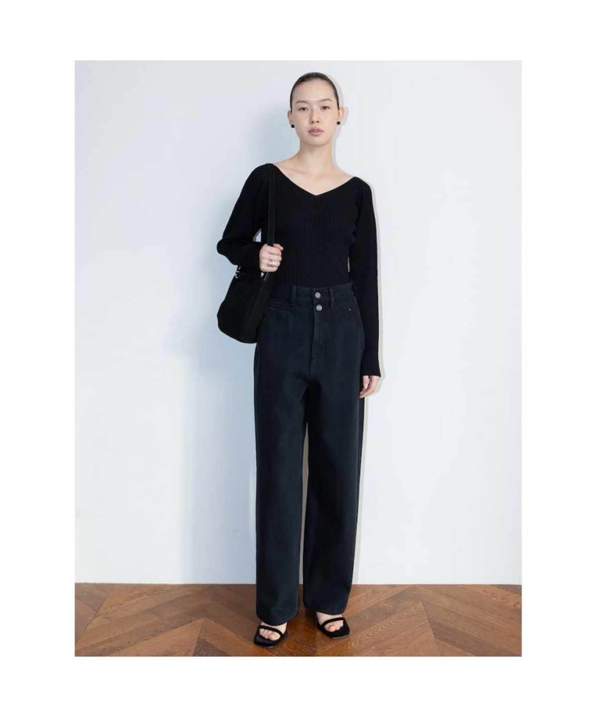 디애퍼처(THE APERTURE) Spring Delia Knit Top  Black (TA6251A075)