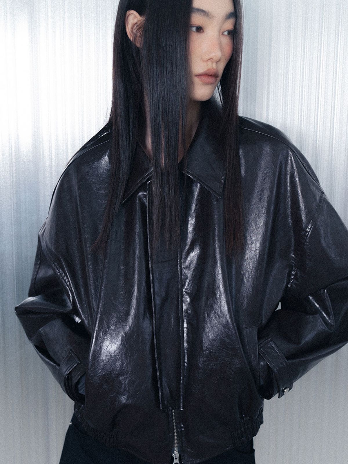 비수스(VISUS) Glossy Leather Bomber Jacket_Brown
