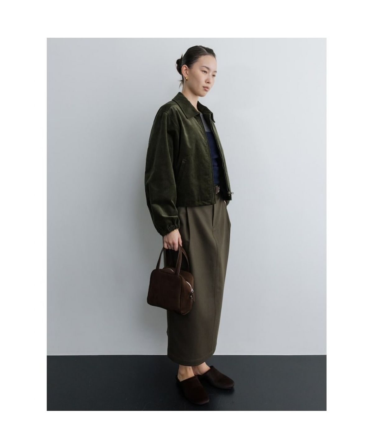디애퍼처(THE APERTURE) Corduroy Crop Blouson  Khaki (TA5739A04H)