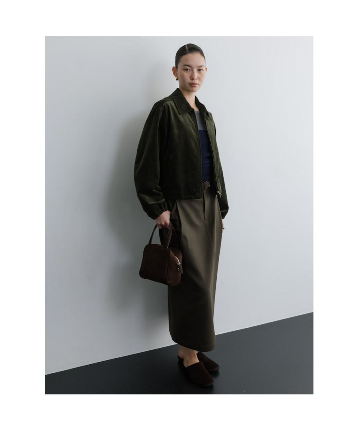 디애퍼처(THE APERTURE) Corduroy Crop Blouson  Khaki (TA5739A04H)