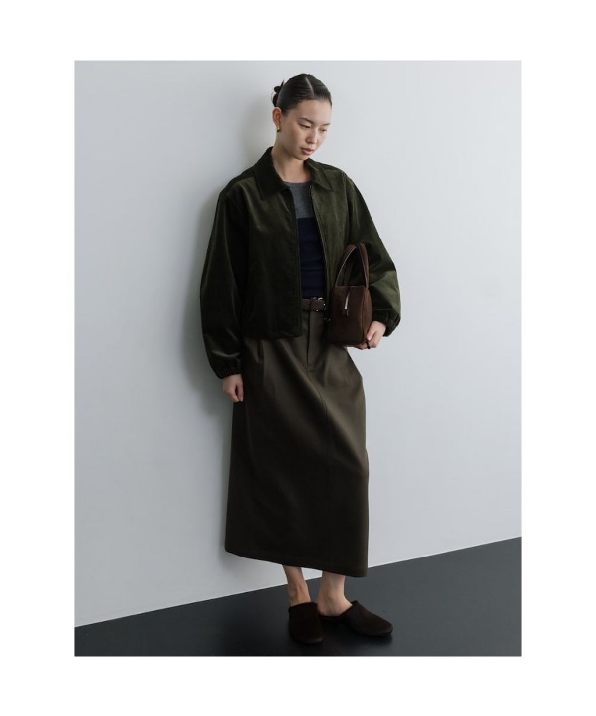 디애퍼처(THE APERTURE) Corduroy Crop Blouson  Khaki (TA5739A04H)