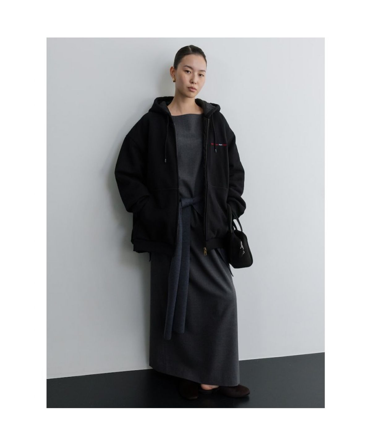 디애퍼처(THE APERTURE) Unisex Boxy Hoodie Jumper  Black (TA5X39A085)