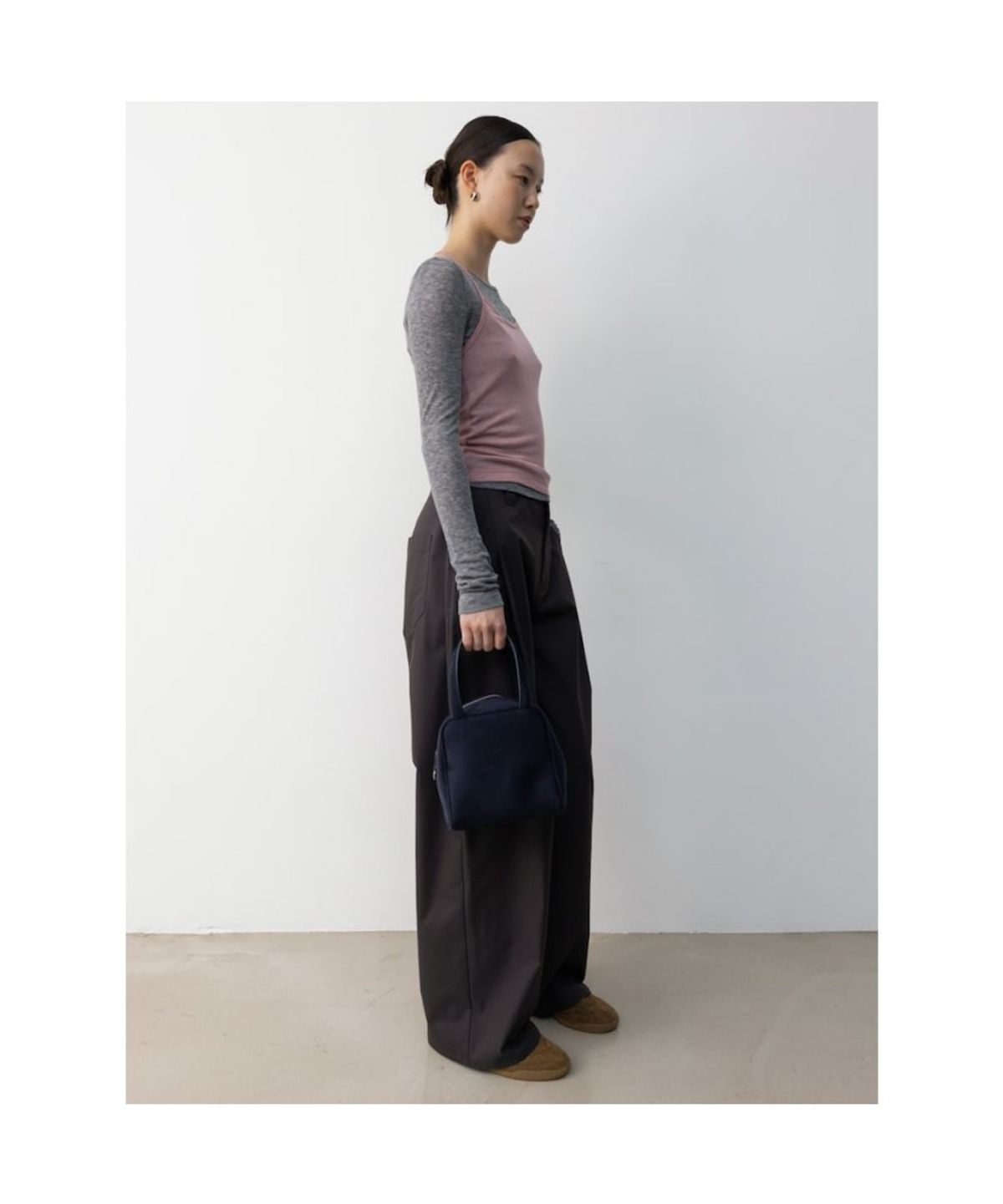 디애퍼처(THE APERTURE) Bennett Tuck Pants  Grey (TA5721A113)