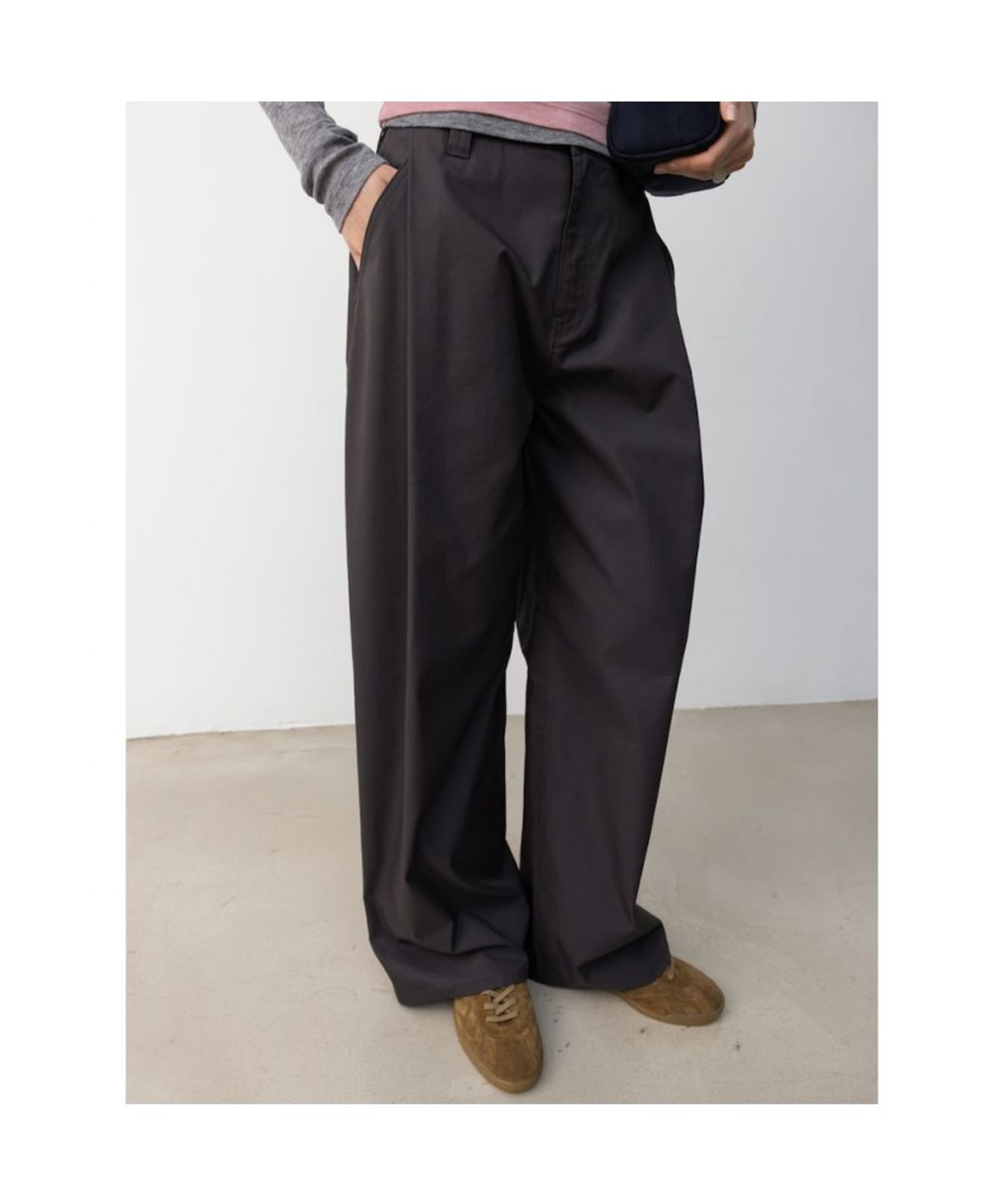 디애퍼처(THE APERTURE) Bennett Tuck Pants  Grey (TA5721A113)
