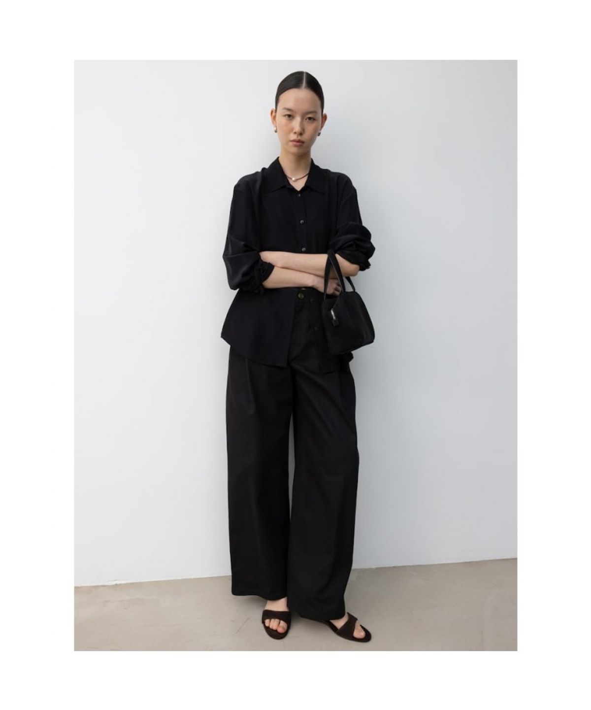 디애퍼처(THE APERTURE) Bennett Tuck Pants  Black (TA5721A115)