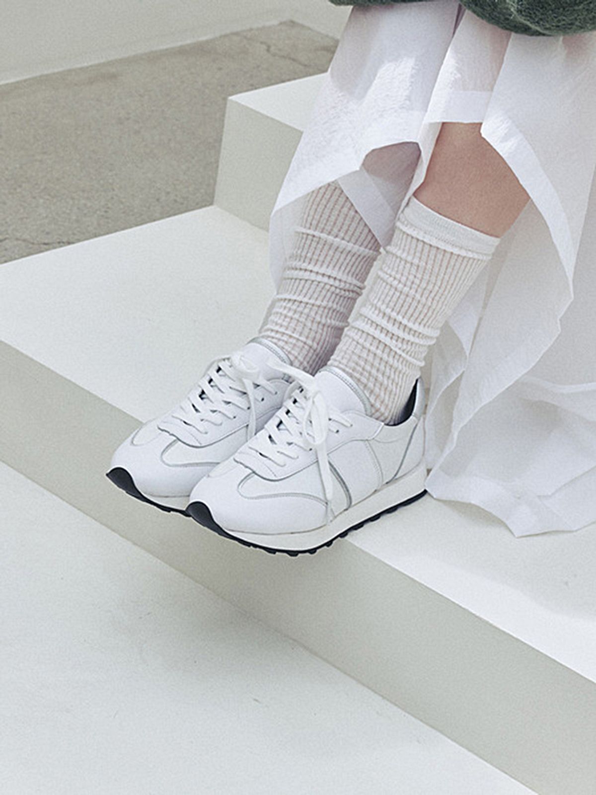 모이지(MOIJI) EO2510 Pureline Runner(2color)