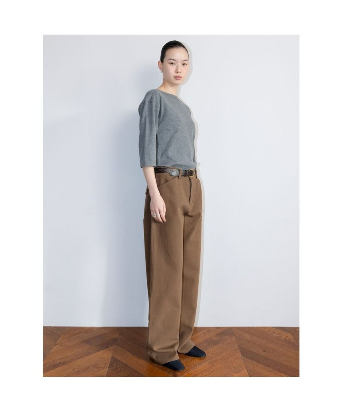 디애퍼처(THE APERTURE) 90s AUDE Pants  Brown (TA6221A03D)