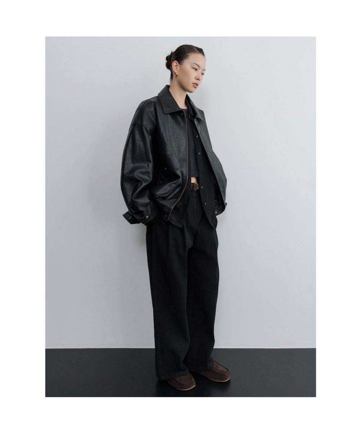 디애퍼처(THE APERTURE) Over Tuck Pants  Black (TA5X21A015)