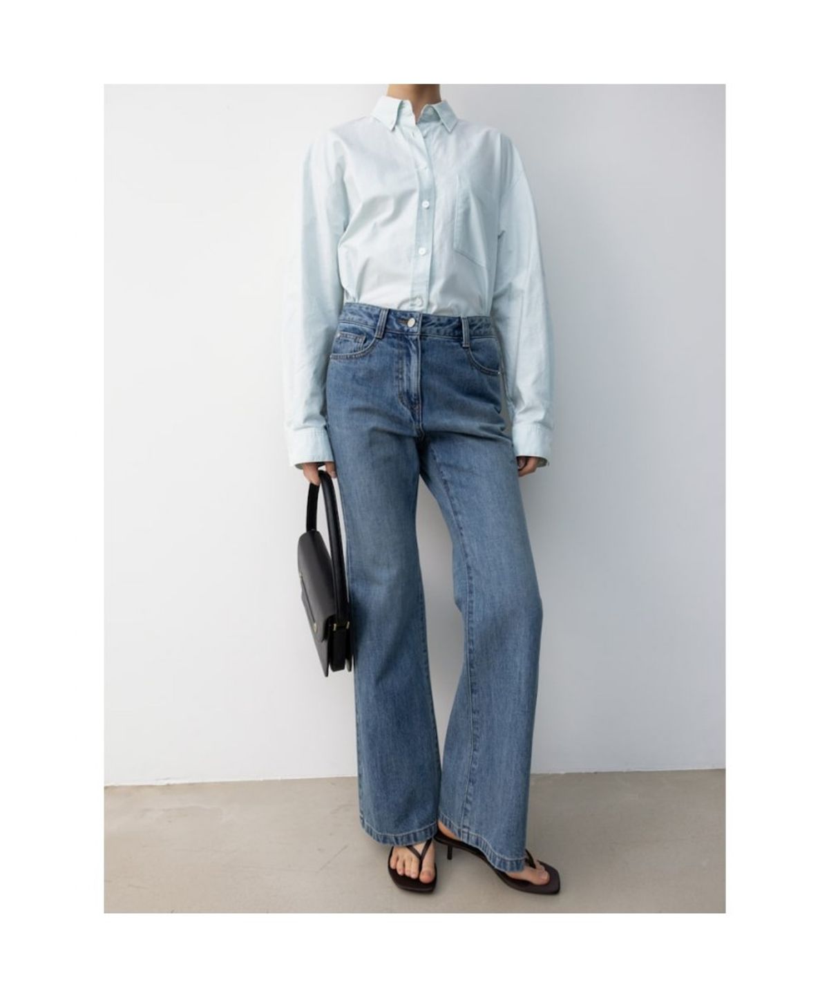 디애퍼처(THE APERTURE) Slim Flare Denim  Blue (TA5721A02P)