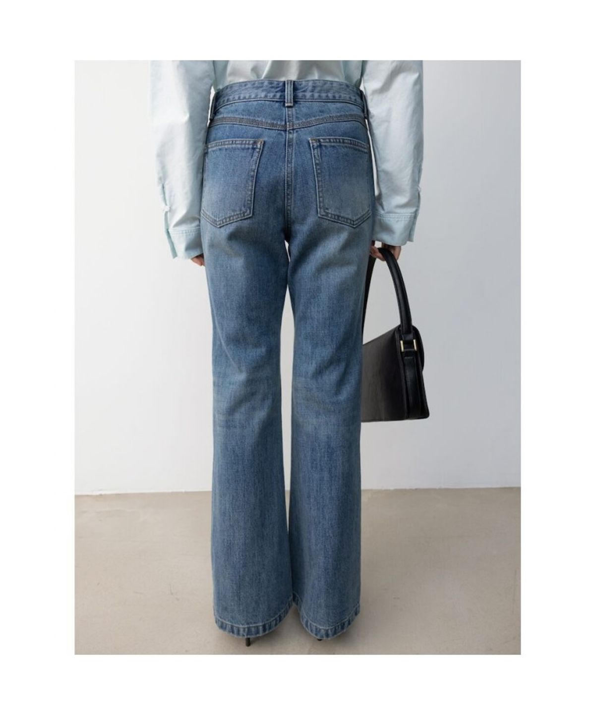 디애퍼처(THE APERTURE) Slim Flare Denim  Blue (TA5721A02P)
