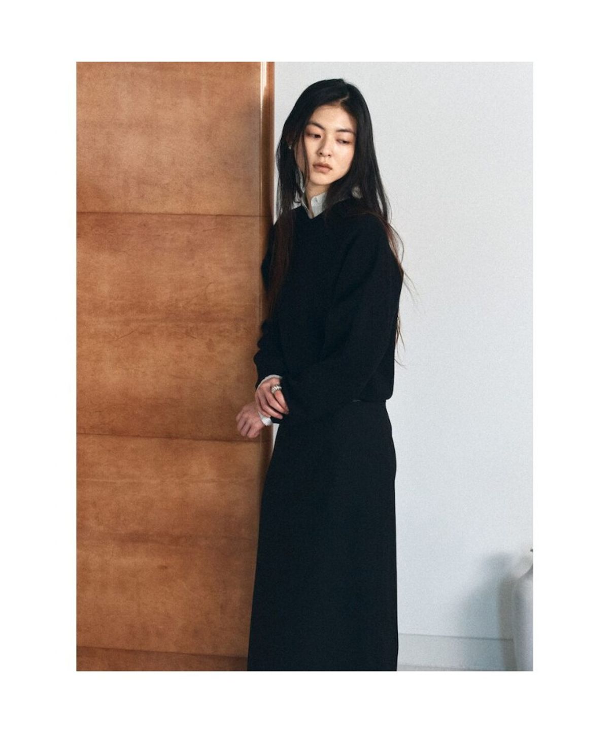 디애퍼처(THE APERTURE) Classic H Line Skirt  Black (TA6227A025)