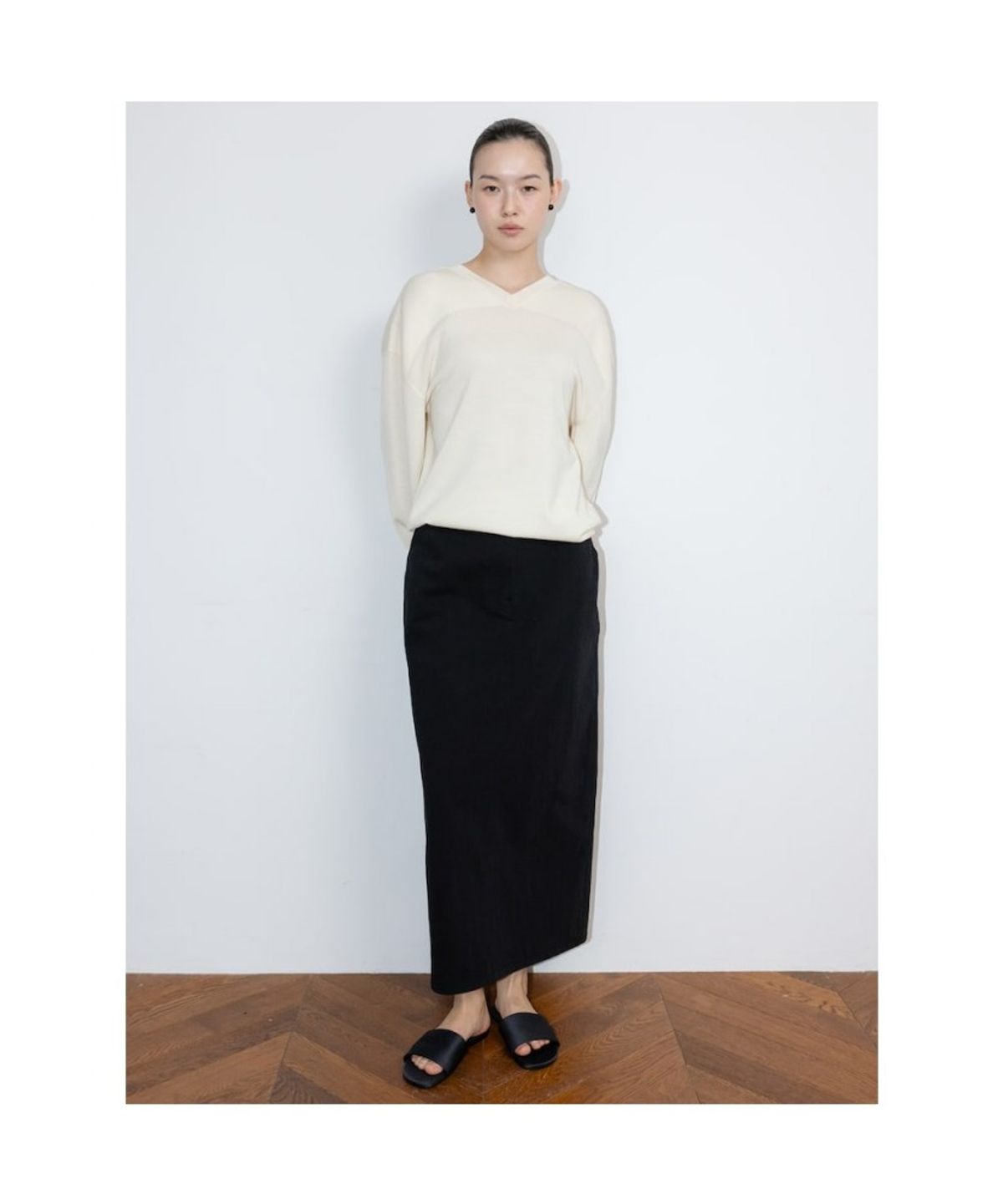 디애퍼처(THE APERTURE) Pocket H Line Skirt  Black (TA6227A015)