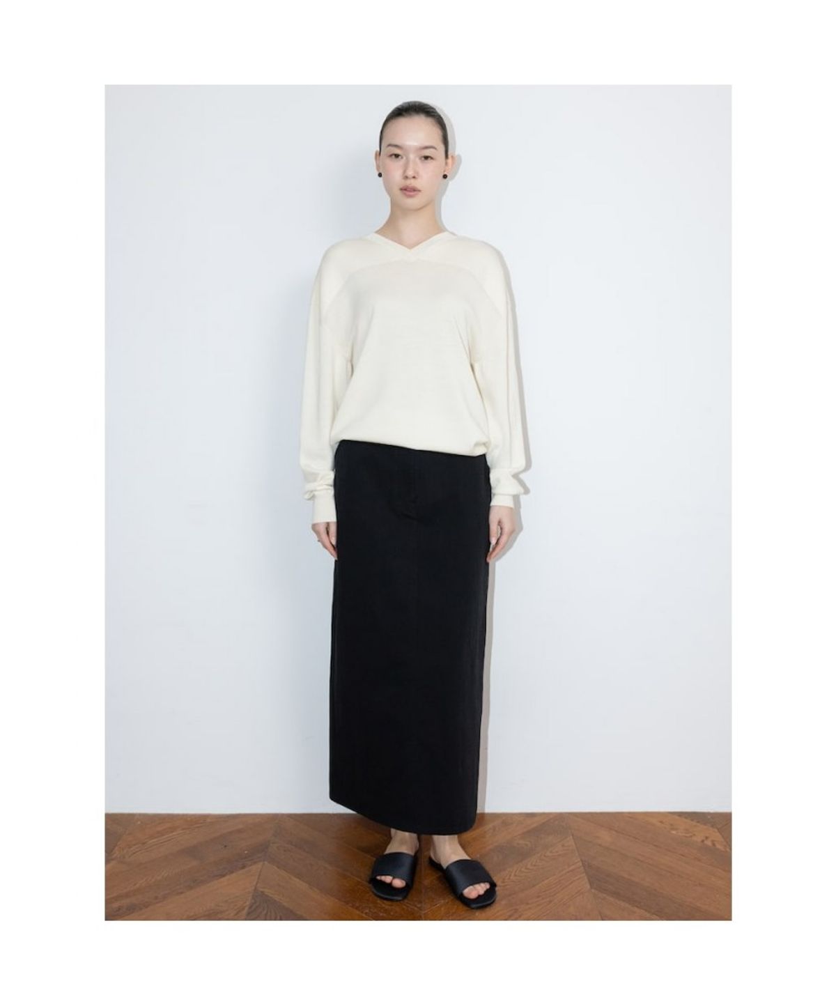 디애퍼처(THE APERTURE) Pocket H Line Skirt  Black (TA6227A015)