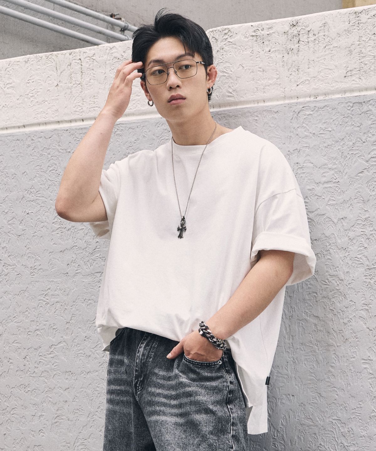 버클다운(BUCKLE DOWN) 엑스트라 - 오버핏 헤비 웨이티드 박시 티셔츠 (WHITE)