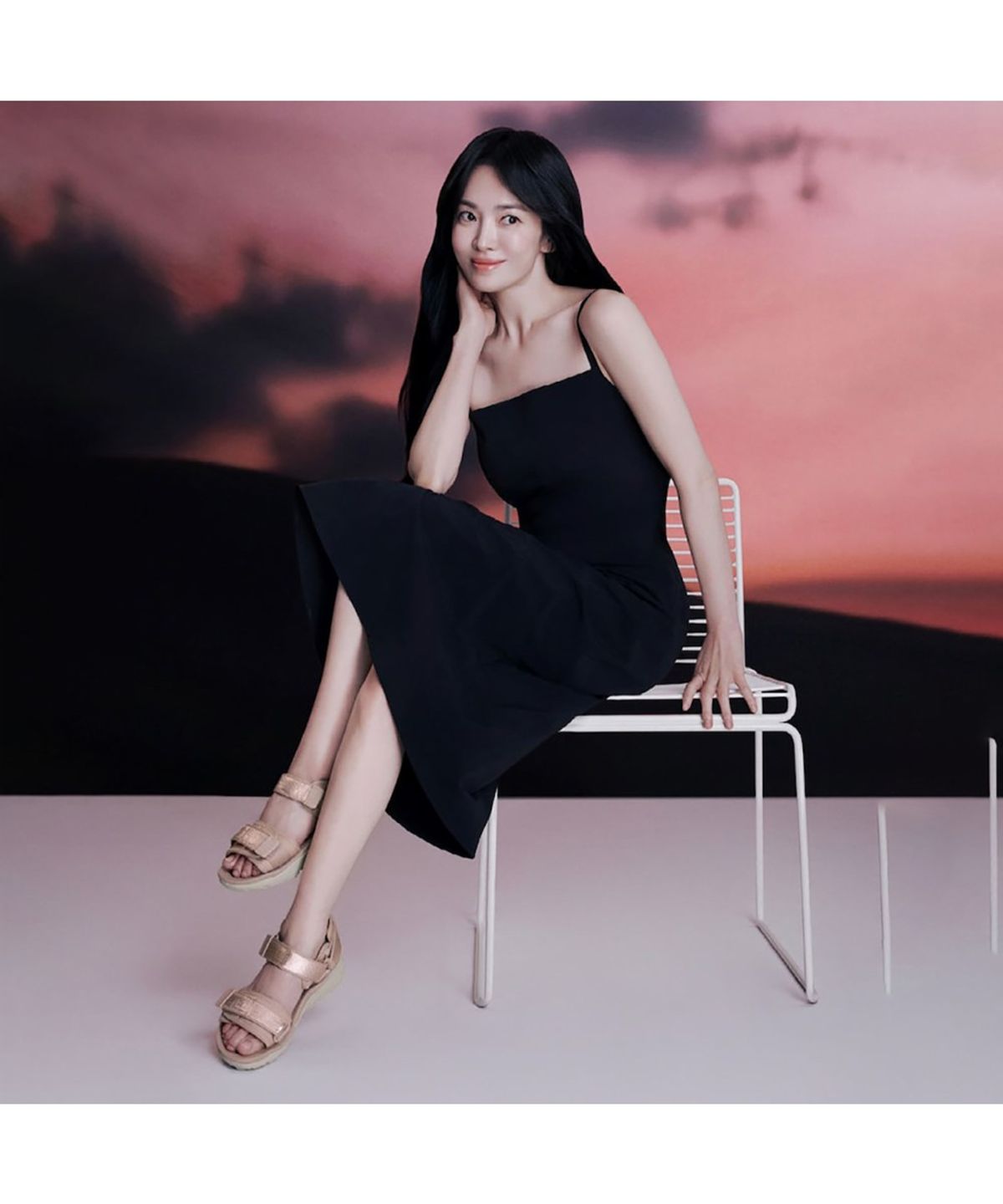 핏플랍(FITFLOP) [NEOD] 여성 스팽글 아웃도어 샌들  클래식 베이지 (FT59K2S02A)