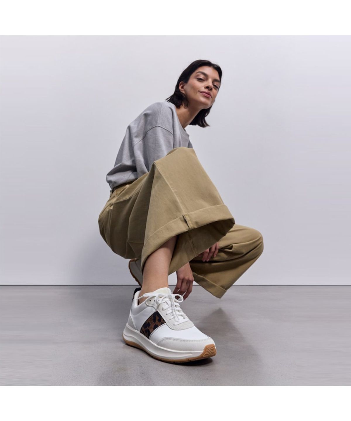핏플랍(FITFLOP) [F-모드] 여성 레오파드 스웨이드 믹스 플랫폼 스니커즈 - 어반 화이트/초콜릿 믹스 (FT59K2N061)