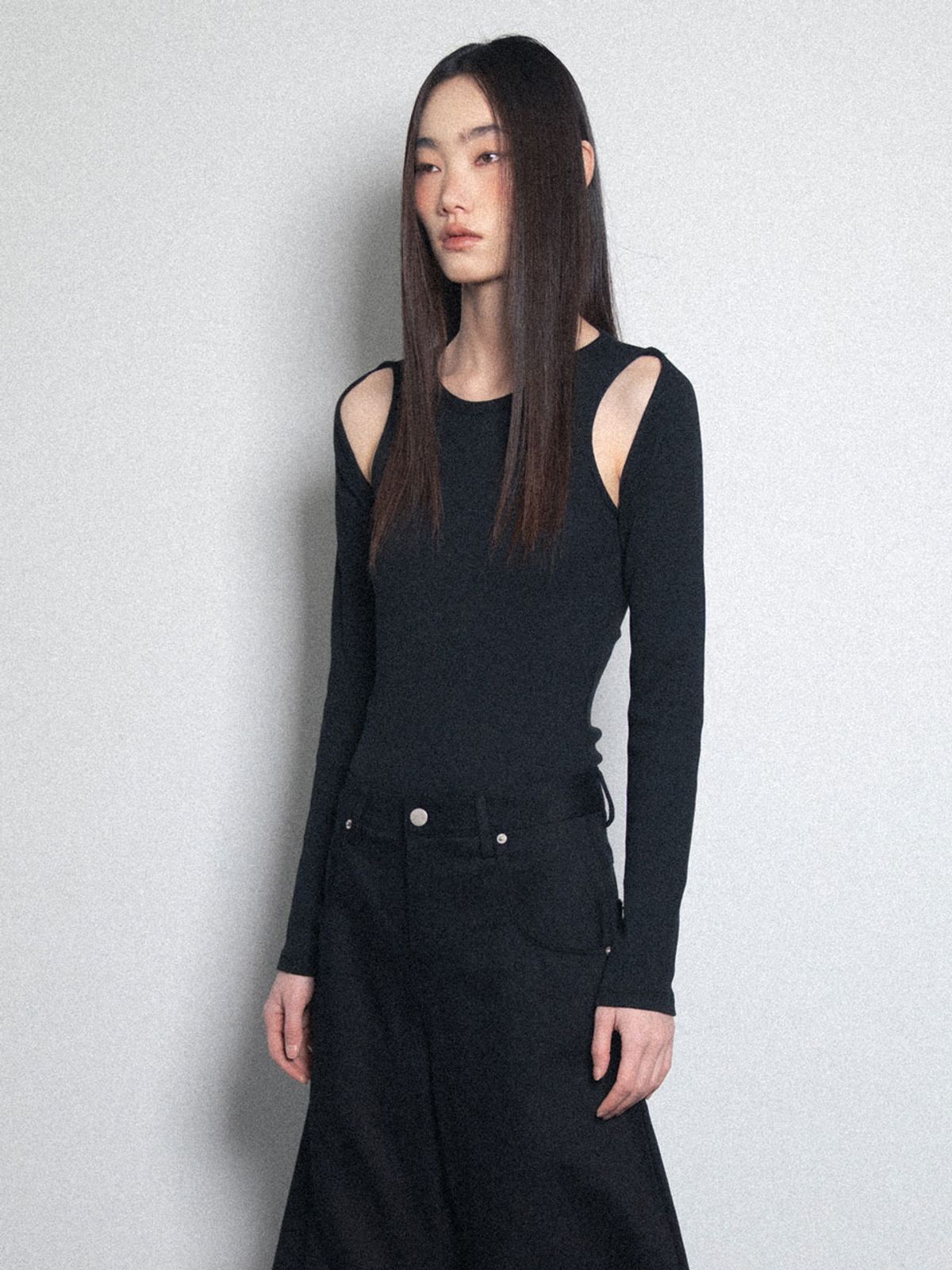비수스(VISUS) Cut-out Body Suit_Black